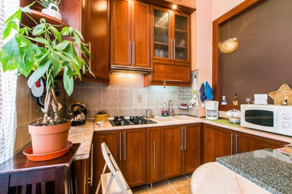 Уютная Квартирка В Центре Тбилиси! Exterior foto